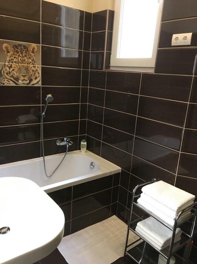 Adam's Flat Apartment Budapest Bagian luar foto